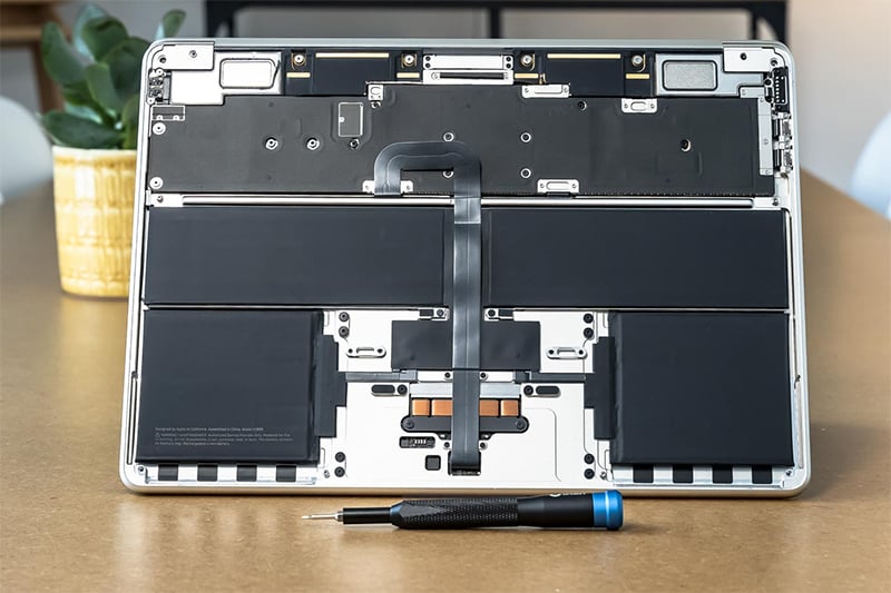 MacBook Air M2 không thể thay thế hay nâng cấp ổ cứng và RAM